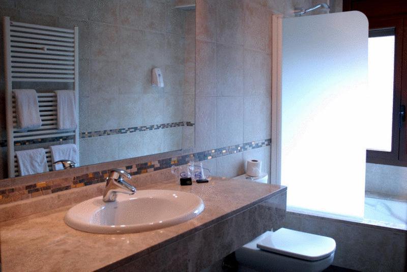 Hotel De Rei Llavorsi ภายนอก รูปภาพ