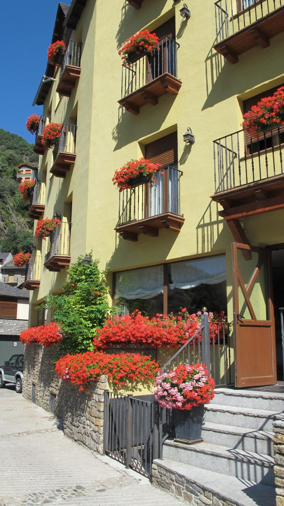 Hotel De Rei Llavorsi ภายนอก รูปภาพ