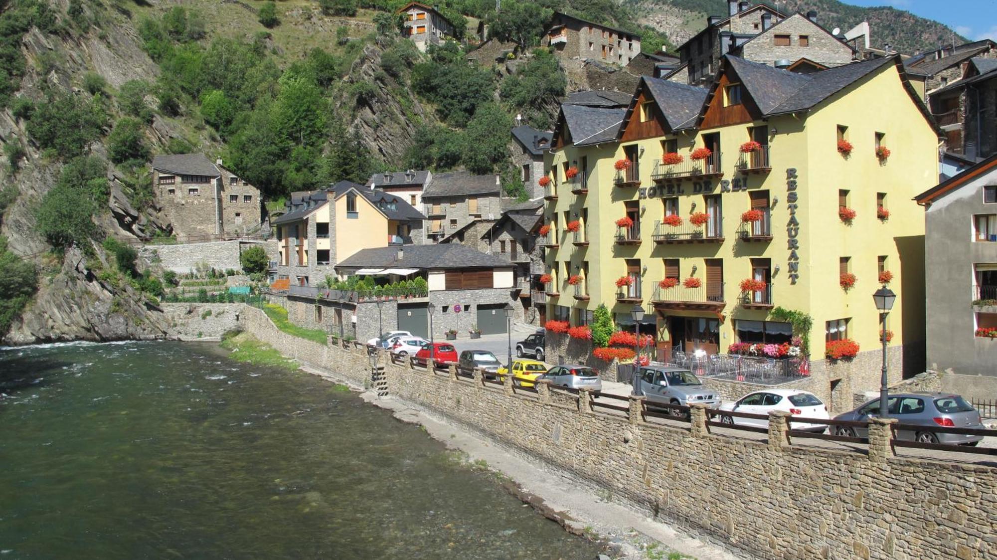 Hotel De Rei Llavorsi ภายนอก รูปภาพ