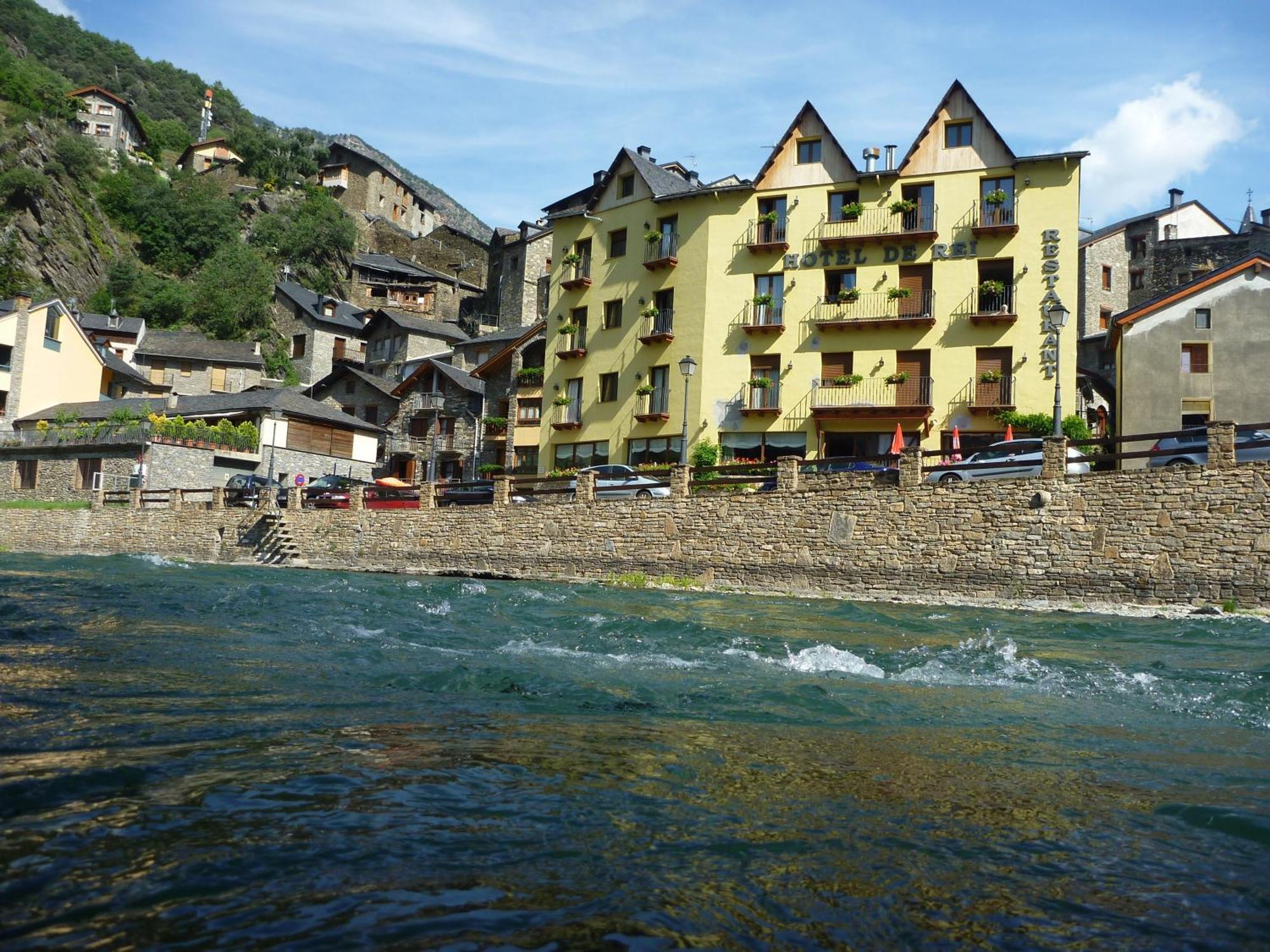 Hotel De Rei Llavorsi ภายนอก รูปภาพ